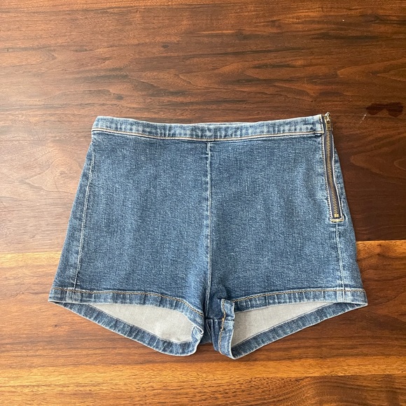 GRLFRND shorts 28 - Picture 3 of 5